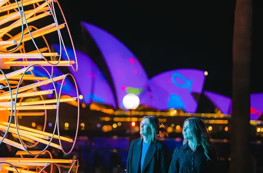 What is the Best Way to See the Vivid Sydney Light Displays?