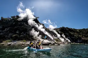 Waimangu Valley Walk and Steaming Cliffs Kayak Tour