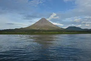 jungle-costa-rica-volcano